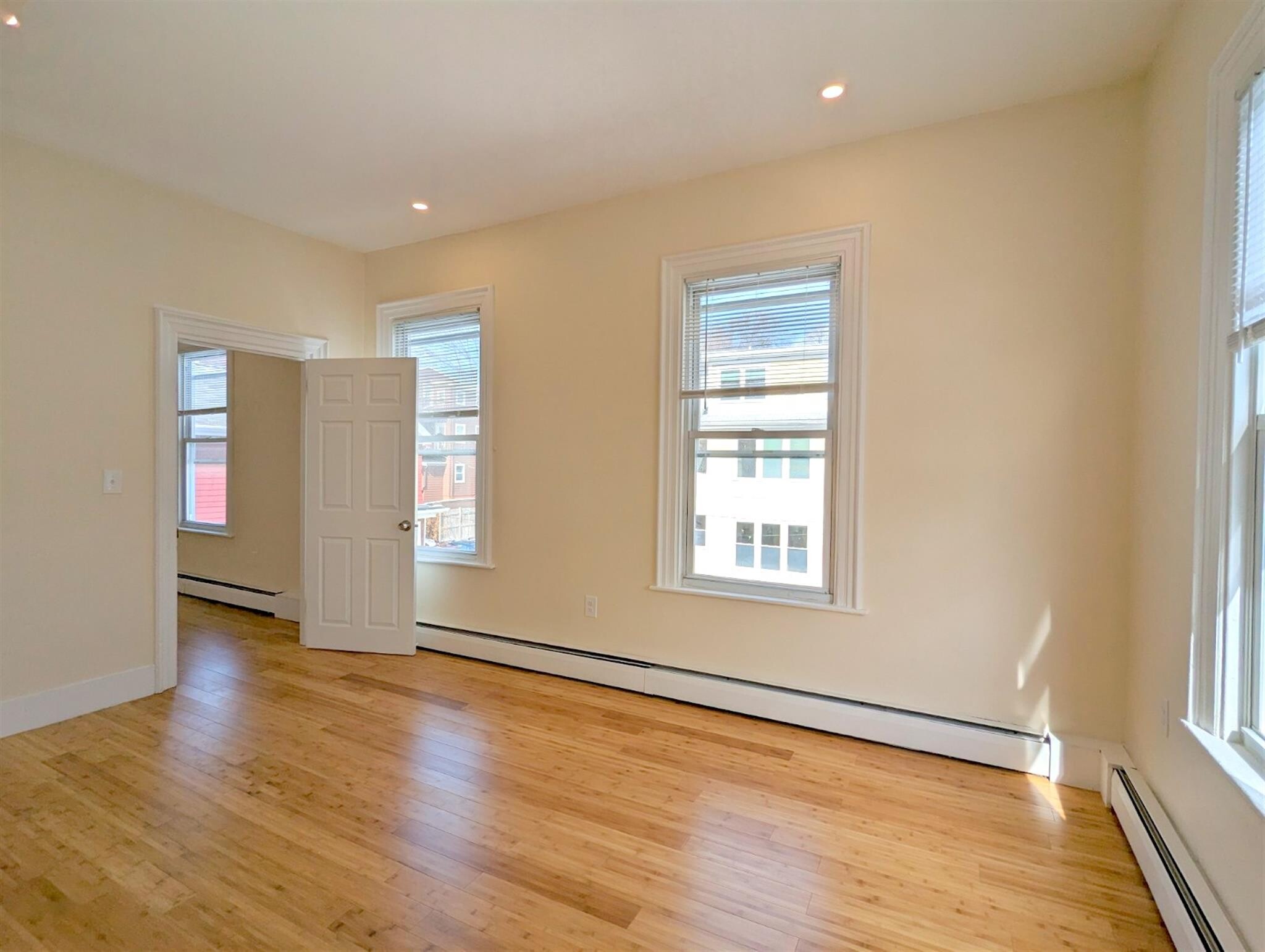 Building Photo - 18 Cameron Ave