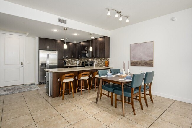 Building Photo - 5450 E Deer Valley Dr