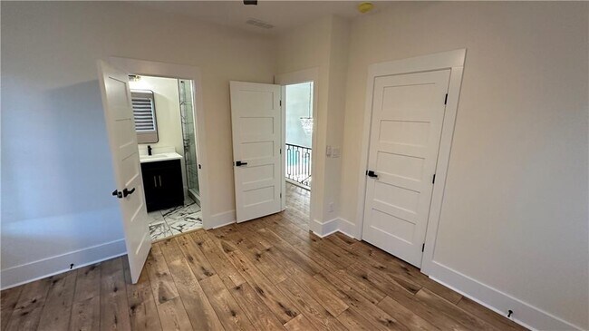 Building Photo - 3527 Bailey Rd