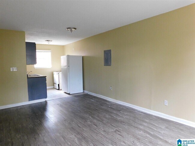 Building Photo - 1112 4th Ave W