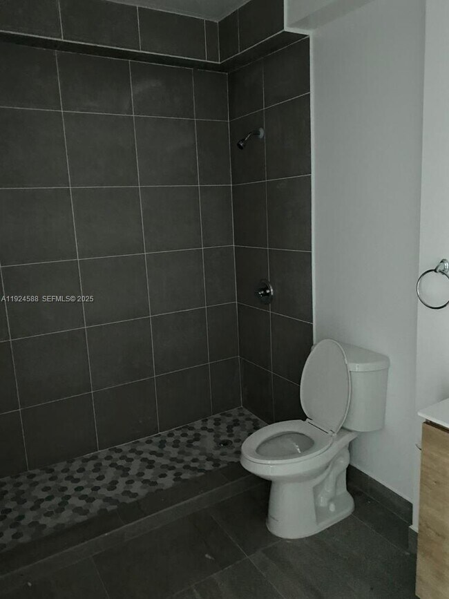 Building Photo - 4023 SW 19th St