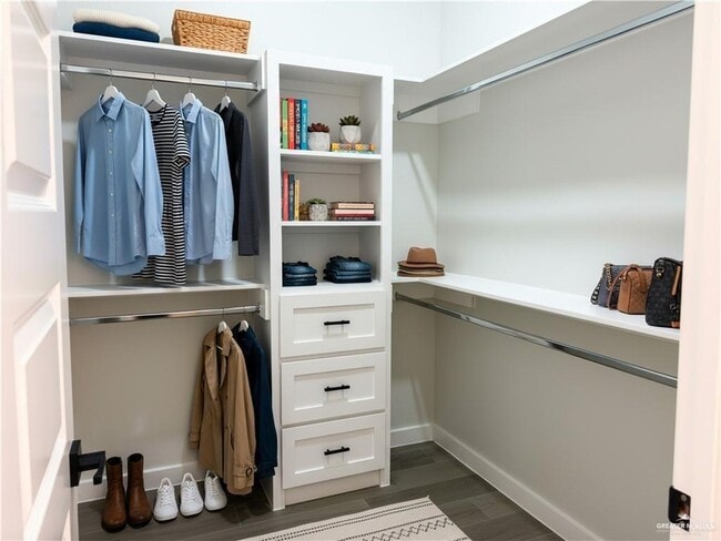 Building Photo - 27 Cooper Ln