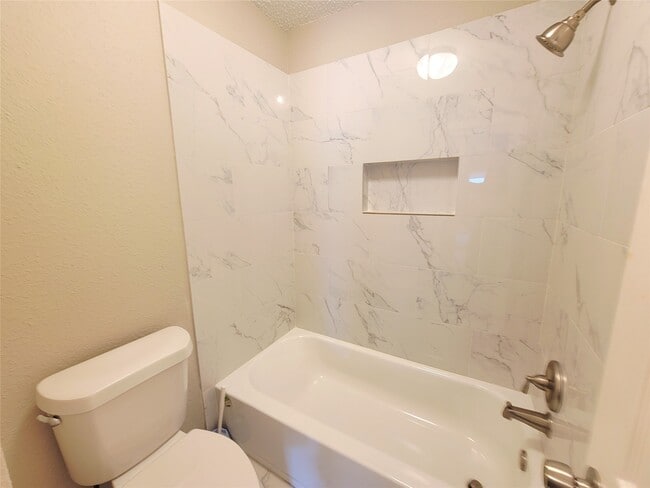 Building Photo - 3610 Bartons Ln