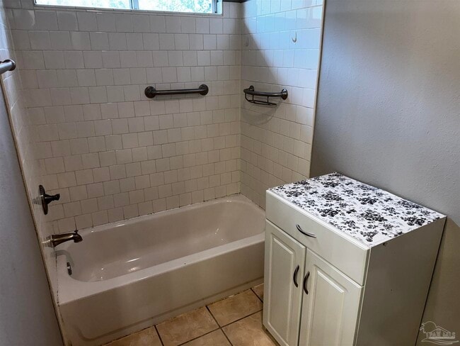 Building Photo - 9184 Arand Dr