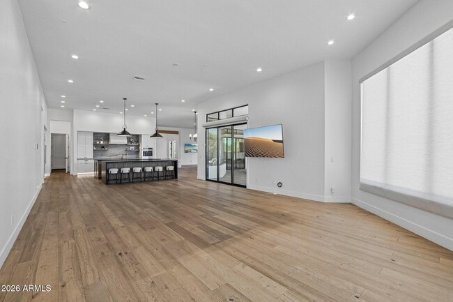 Building Photo - 8645 E Wood Dr