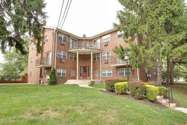 Building Photo - Cameo Court Apartments