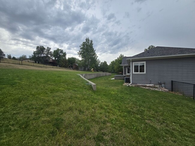 Building Photo - Spacious 5-Bedroom Home in Desirable Briar...