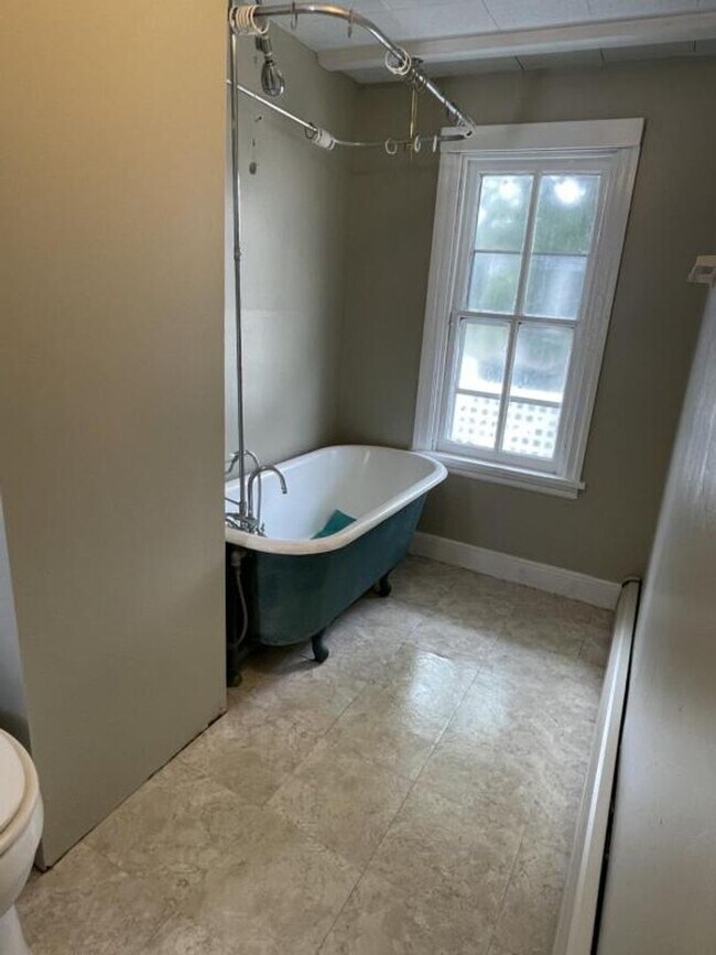 Building Photo - 3 Bedroom 1 Bath in Carlisle, PA!