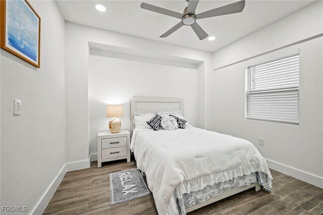 Building Photo - 256 Ibis St