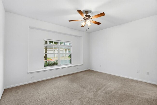 Building Photo - 11807 Frenchie Ln