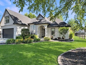 Building Photo - 650 E Whitney Ct