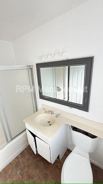 Building Photo - 6624 Sylmar Ave