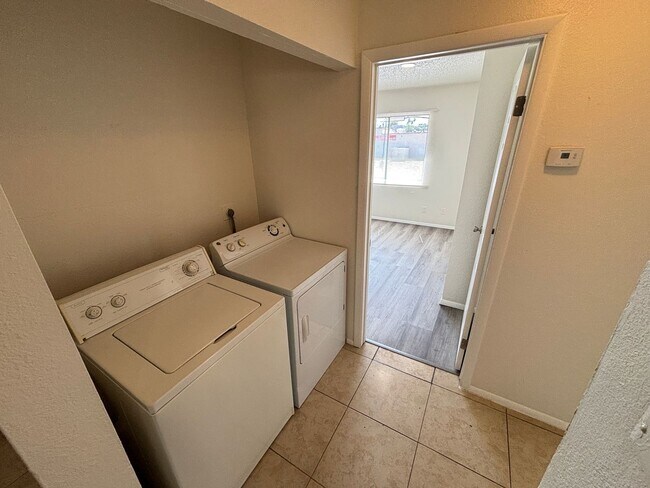 Building Photo - 2883 Wheelwright Dr