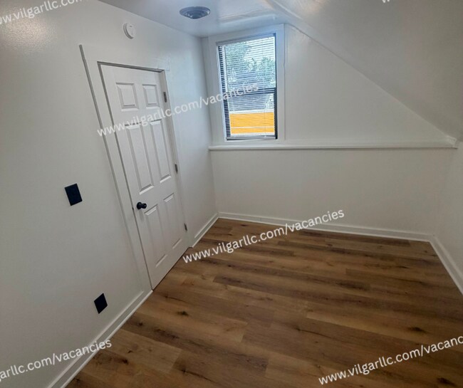 Building Photo - 5035 Tod Ave