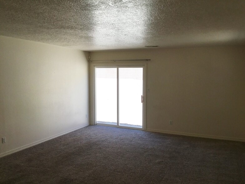 Building Photo - 1740 Sierra Norte Loop NE