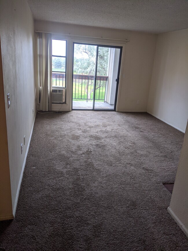 Living room - 8470 Decatur St