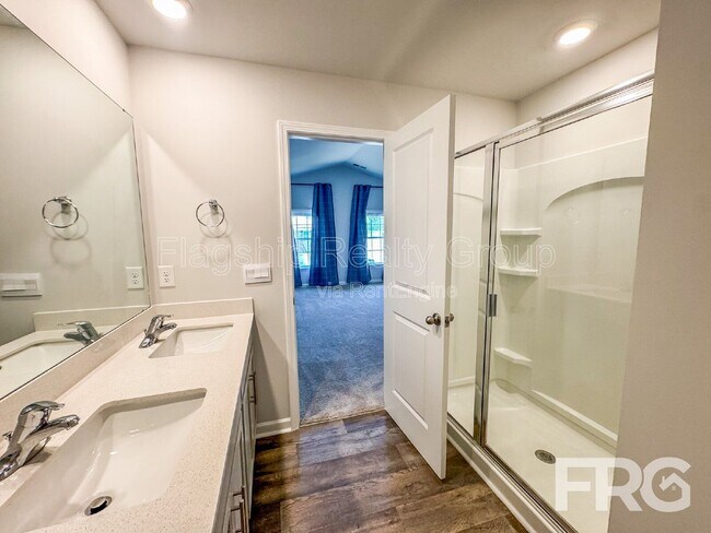 Building Photo - 1313 Riverstone Dr