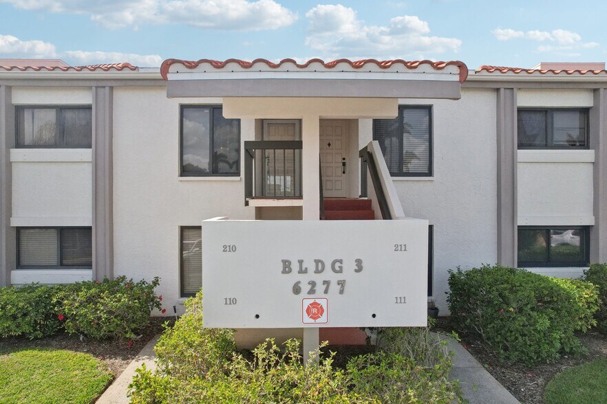 Top floor unit - 6277 Bahia del Mar Blvd