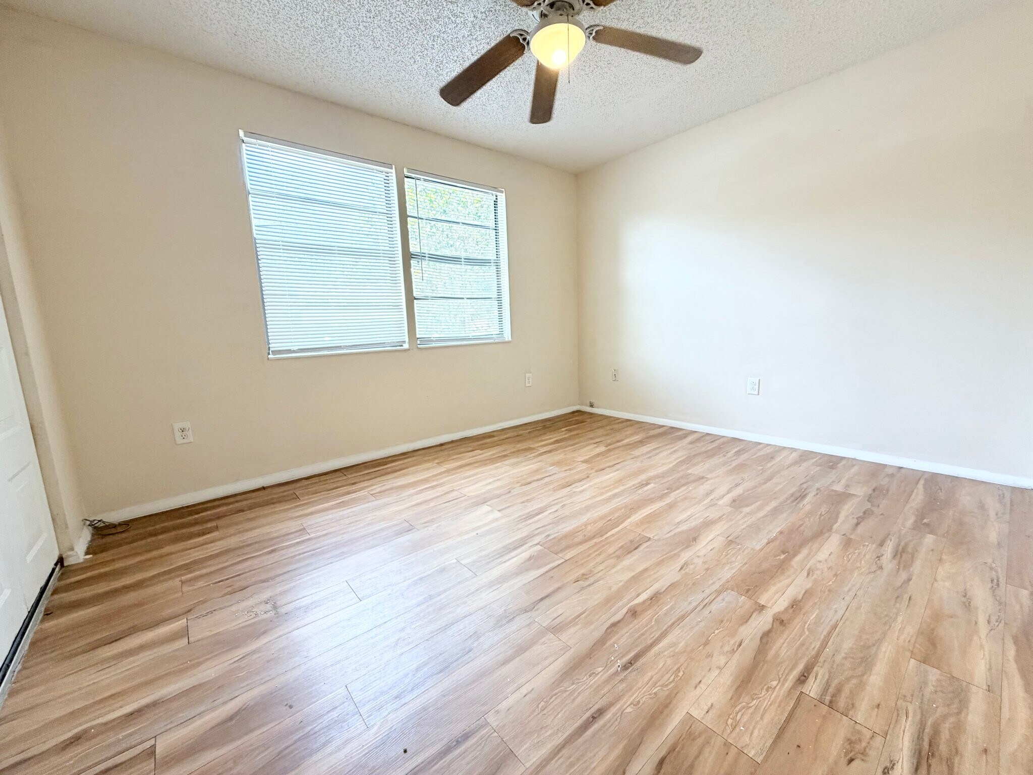 Building Photo - 129 Camphor Cir
