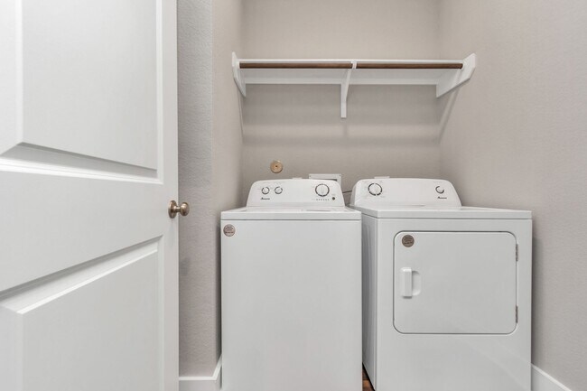 Building Photo - The Maple – Spacious Design, Exceptional L...