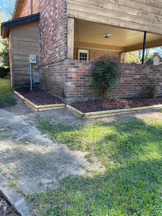 Building Photo - Enjoy living in Panorama Village and enjoy all it has to offer: 27-hole golf course, 3 city parks...