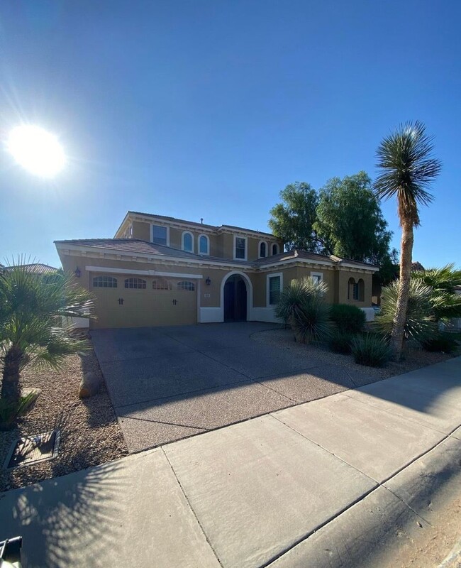 Primary Photo - Massive 4 Bedroom home in Palm Valley!