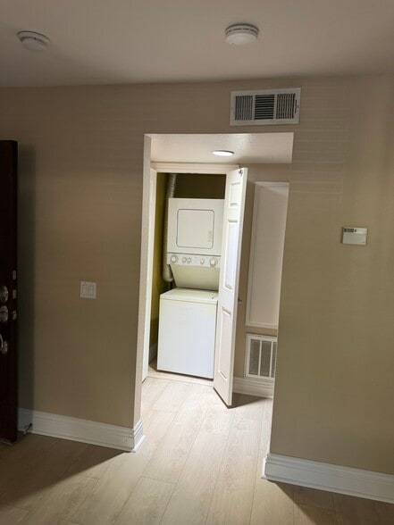 Building Photo - 2525 San Gabriel Way