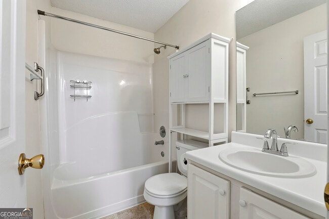 Building Photo - 105 Chase Ct