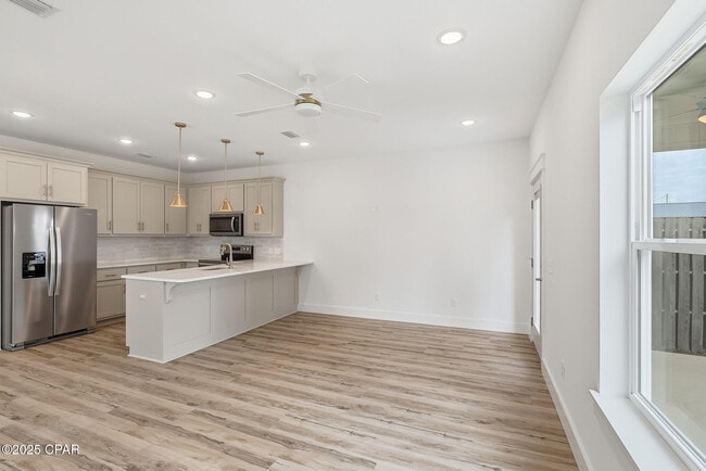 Building Photo - 924 Grace Ave