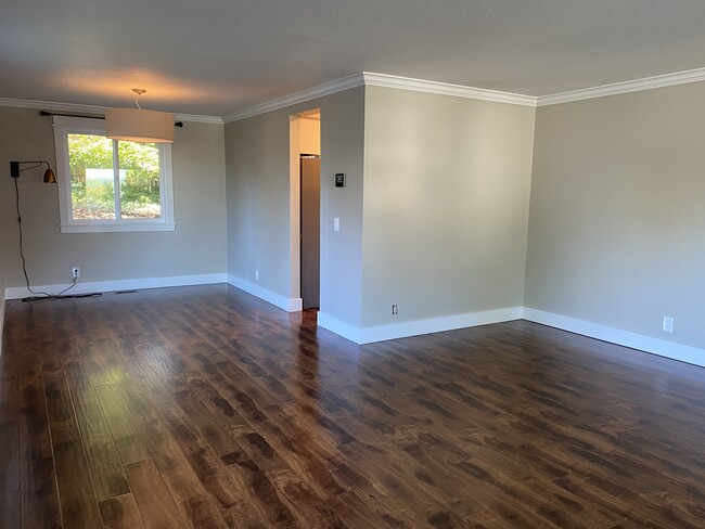 Building Photo - 18323 Woodlands Way