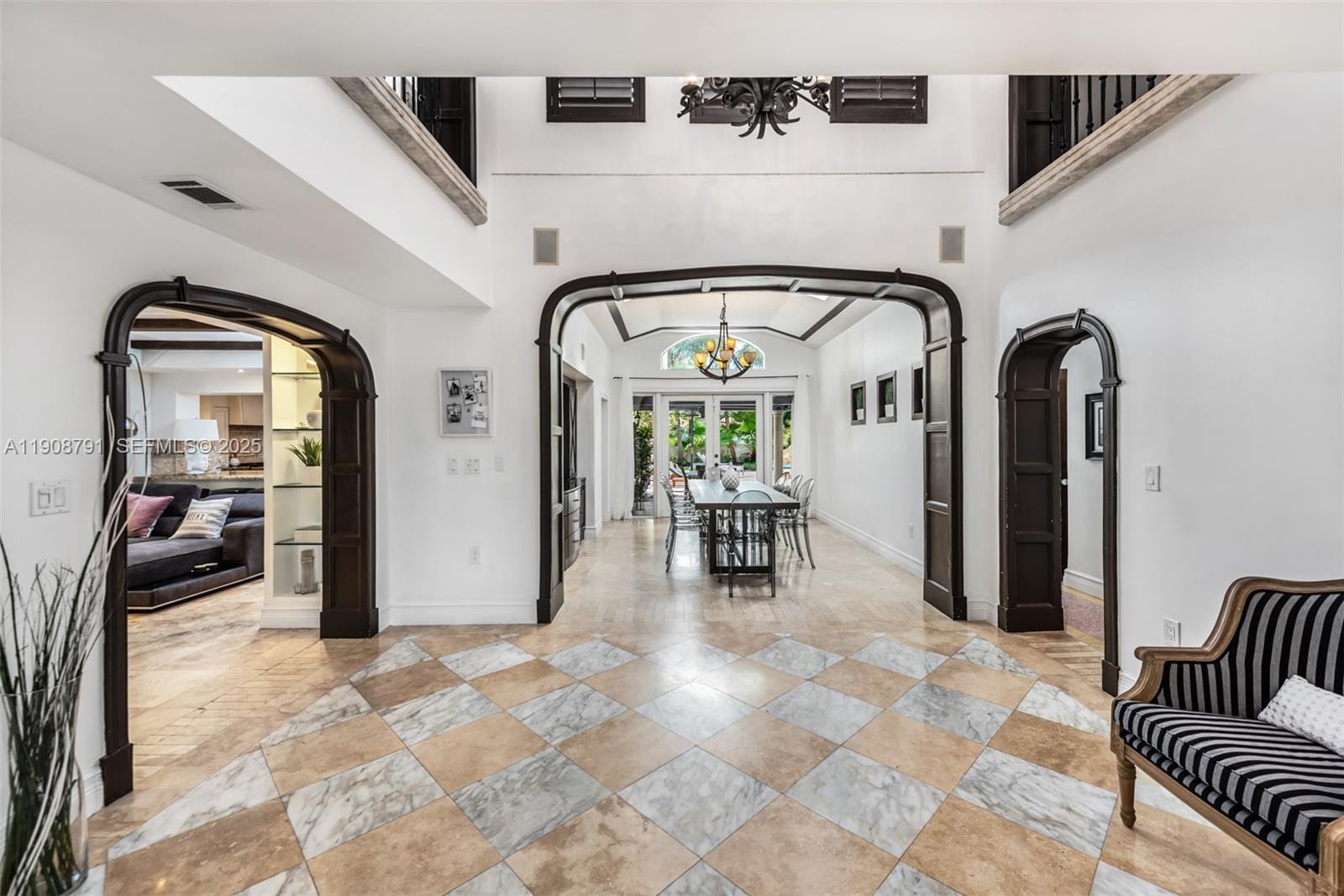 Building Photo - 1051 NE 89th St