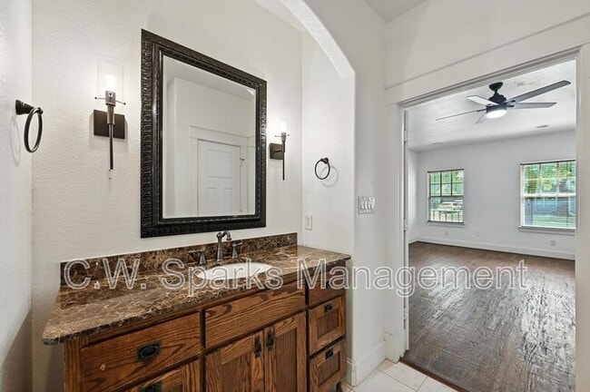 Building Photo - 5535 Willis Ave