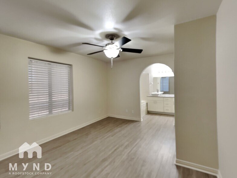 Building Photo - 2200 S Fort Apache Rd