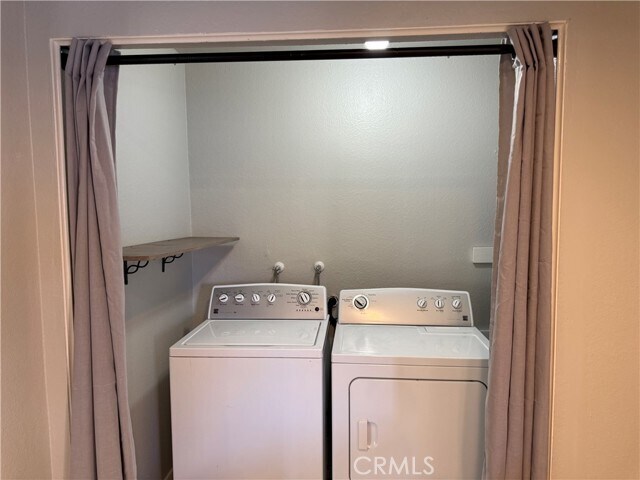 Building Photo - 1827 N Solano Ave