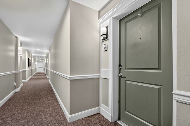Building Photo - 2Bd/1Ba Seattle Condo