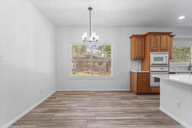 Building Photo - 2333 Stableridge Dr