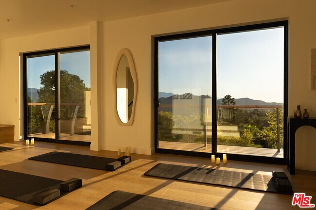 Building Photo - 7802 Torreyson Dr