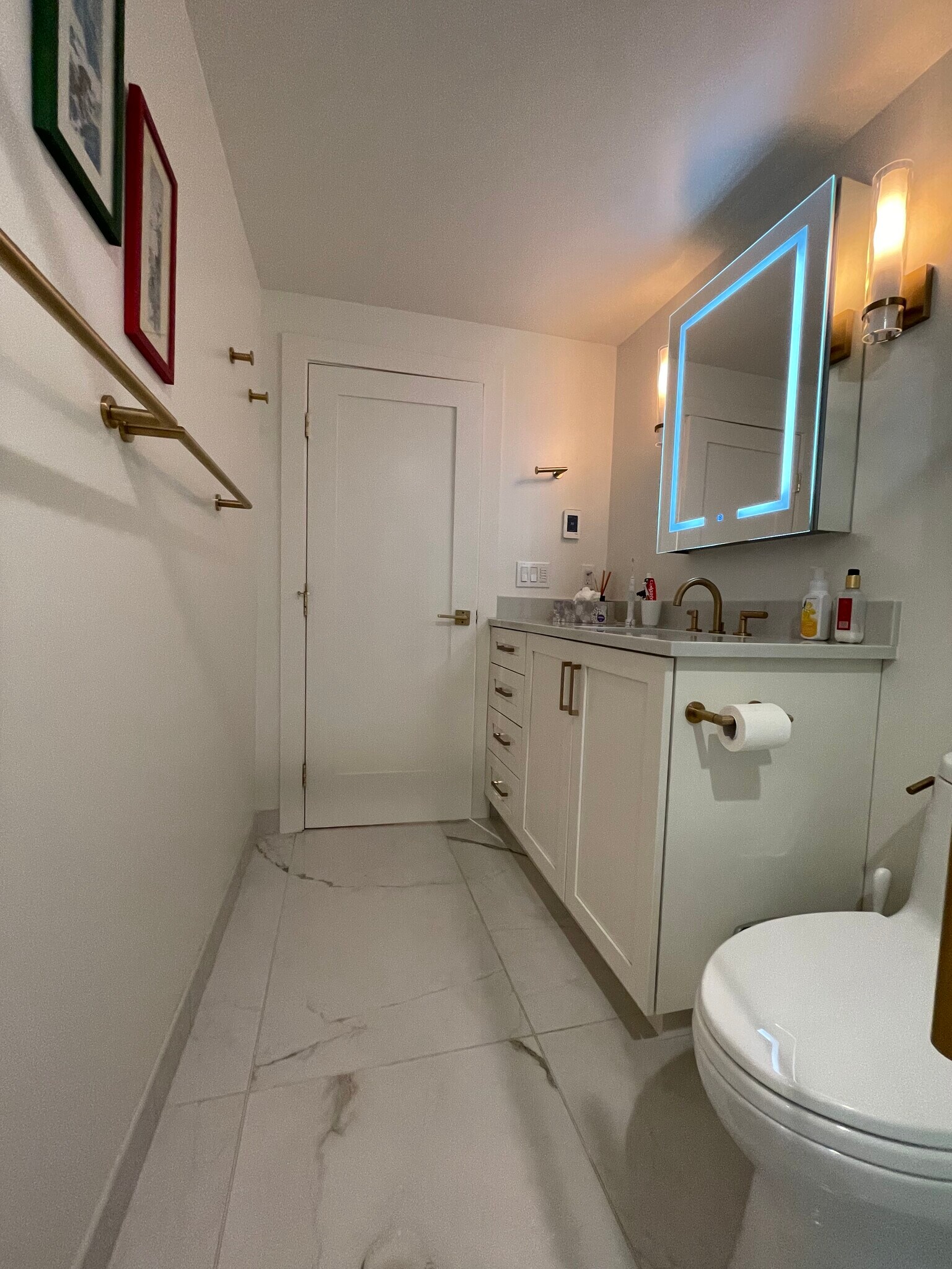 Bathroom - 2811 30th Ave W