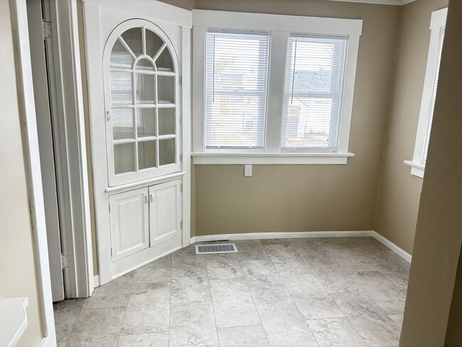 Building Photo - Newly Remodeled 4 Bedroom / 2 Bathroom House in the '07