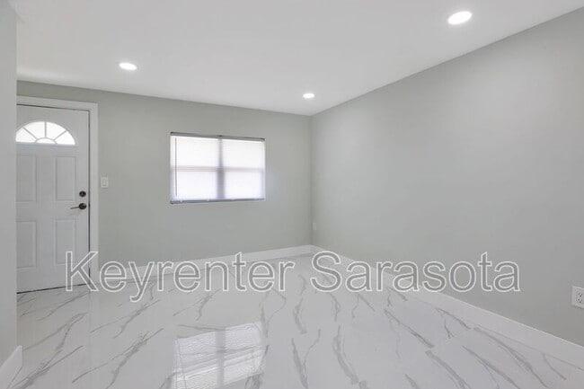 Building Photo - 130 Virginia Ct