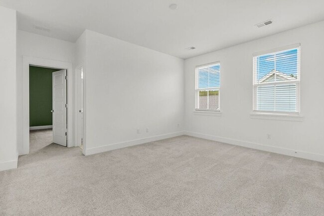 Building Photo - 102 True Blue Lp