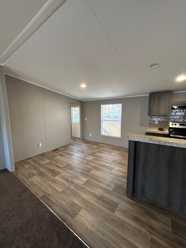 Building Photo - 3000 S 9th Ave