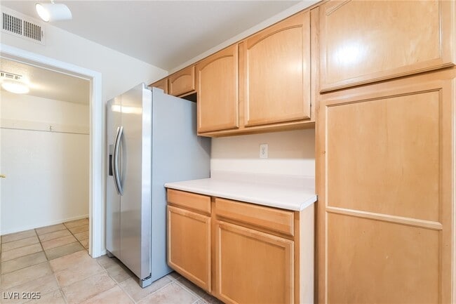 Building Photo - 435 Coral Sea St