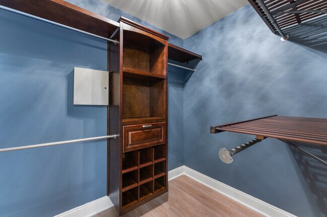 Building Photo - 323 Harbor Glen Dr SW