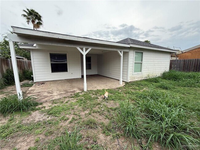 Building Photo - 4616 Swallow Ave W