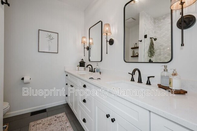 Building Photo - 5012 Wendover Dr