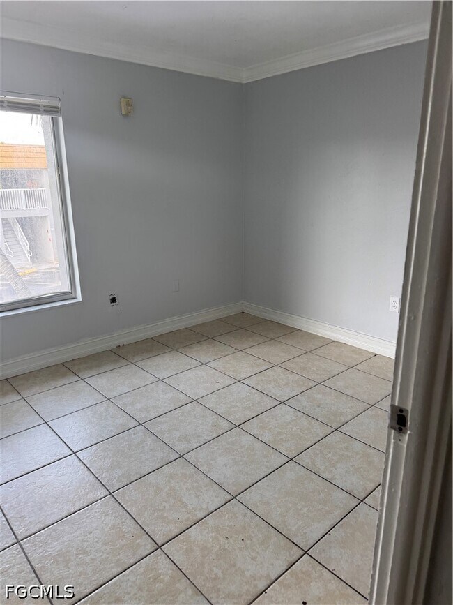 Building Photo - 1830 Maravilla Ave