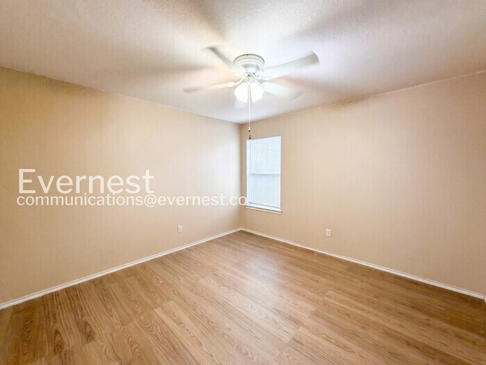 Building Photo - 109 Covey Ln