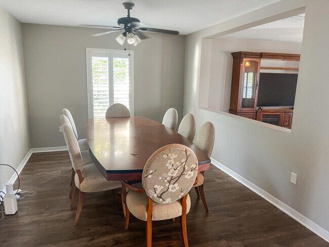 Building Photo - 1641 Strathmore Cir