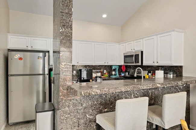 Building Photo - "Charming 1-Bed Oasis with Full Bath in Prime San Diego Location – 3635 Third Avenue"